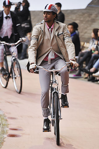 Moncler Gamme Bleu / - 2011